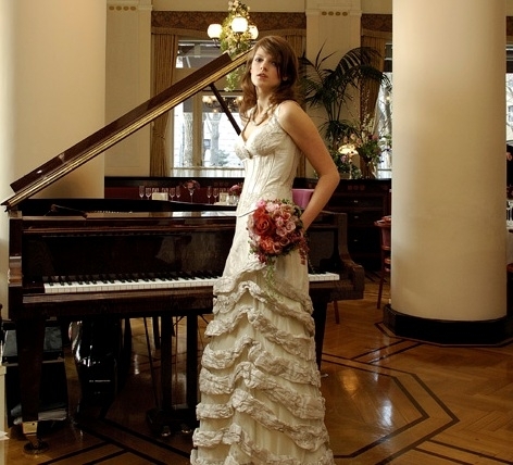 【上質のインポートドレス】