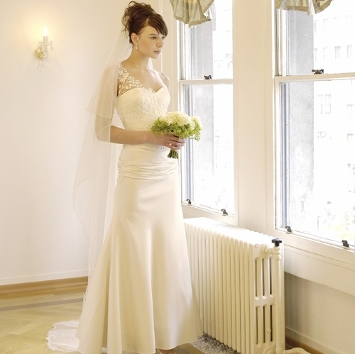 【上質のインポートドレス】