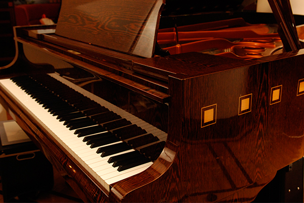 ベーゼンドルファーの特注のピアノ